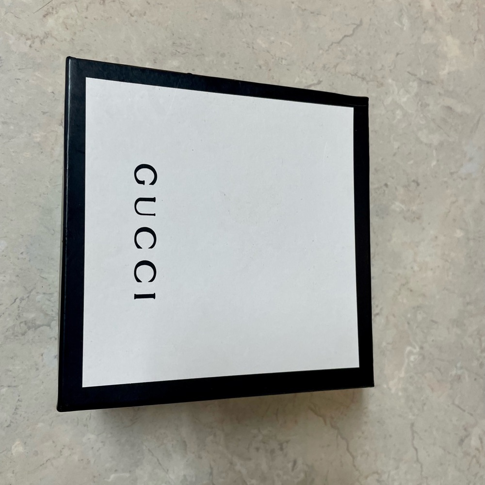 Gucci Black Zip-Around Wallet with Gold Detail - Picture 8 of 11